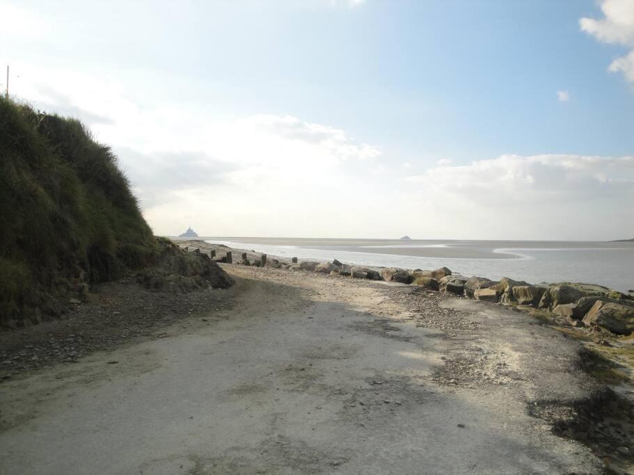 De Douanier En Baie Du Mont Saint Michel Insolite Holiday home *