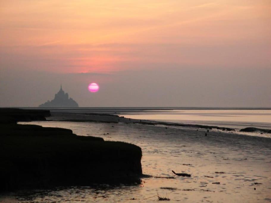 De Douanier En Baie Du Mont Saint Michel Insolite Holiday home Courtils