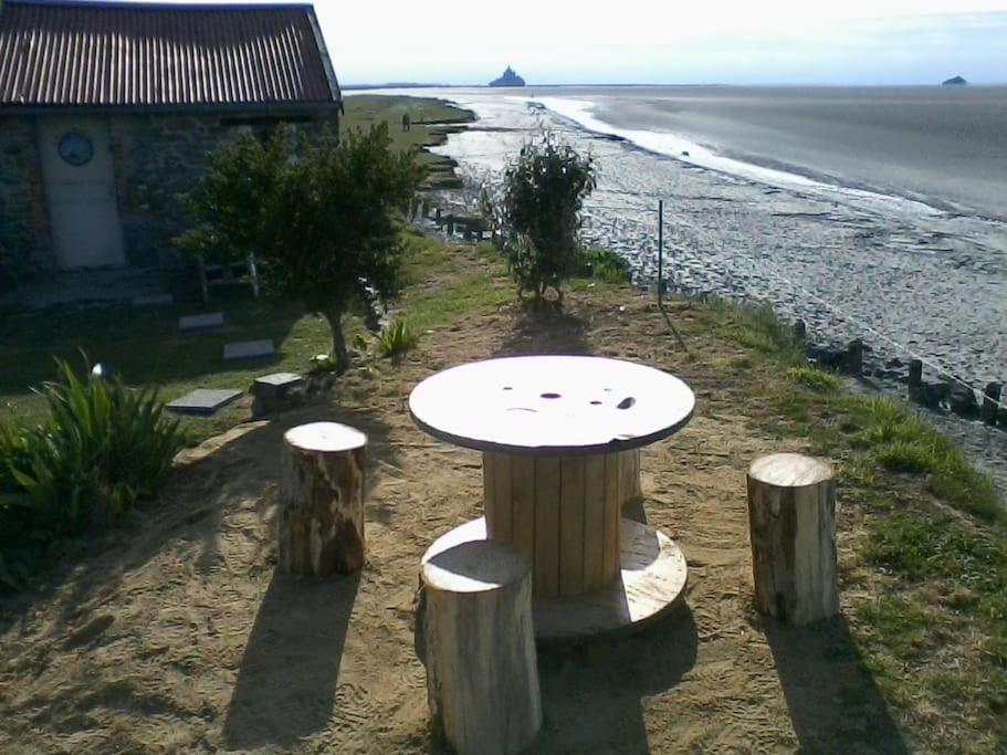 De Douanier En Baie Du Mont Saint Michel Insolite * Courtils
