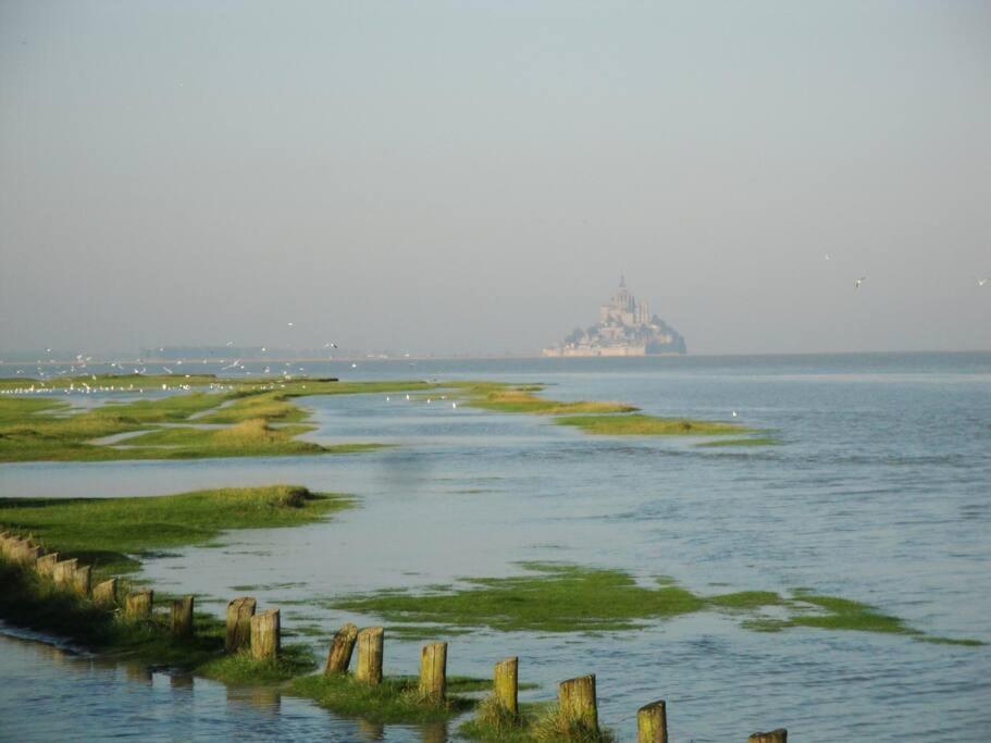 Holiday home De Douanier En Baie Du Mont Saint Michel Insolite