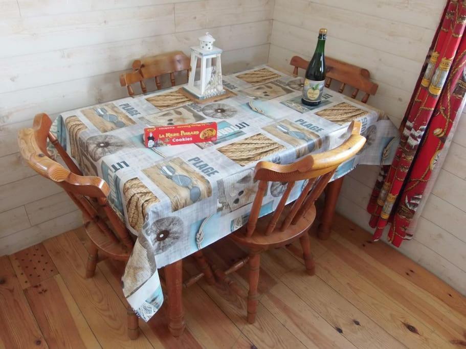 Holiday home De Douanier En Baie Du Mont Saint Michel Insolite Courtils